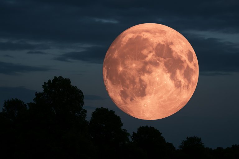 Jahodová luna 2025: Nenechajte si ujsť toto vzácne, nízko letúce lunárne predstavenie tento víkend - Tu sú časy sledovania